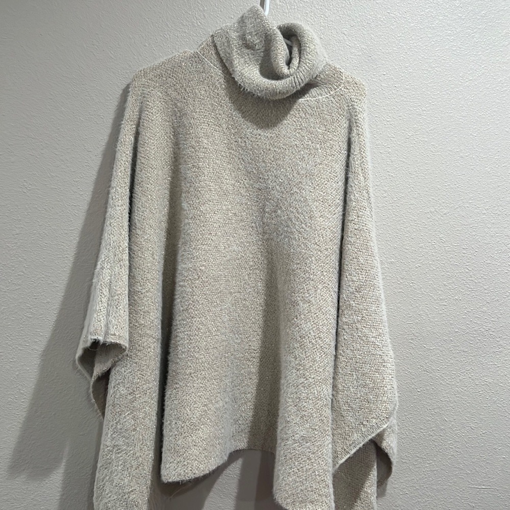 Anthropologie tan and gold poncho